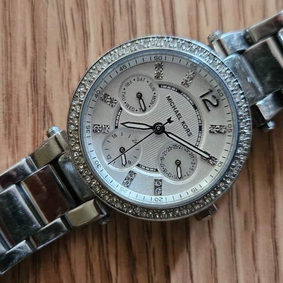 Michael Kors Parker MK5615 Women Analog Multi-Functional Dial Quartz Watch - Picture 3 of 11